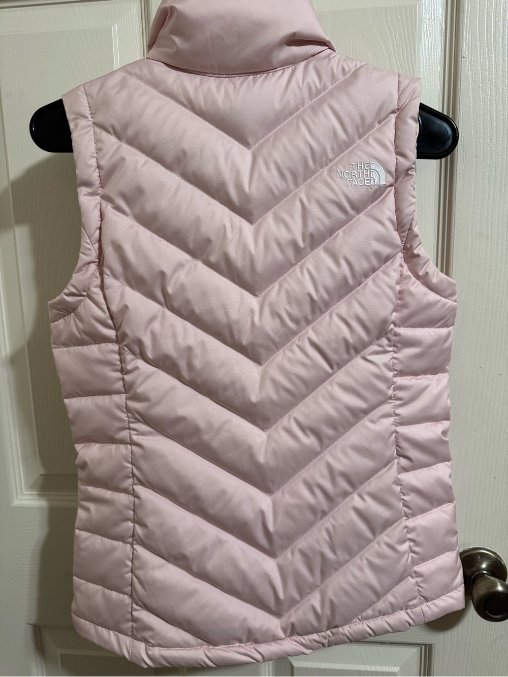The North Face Women's Light Pink Quilted Insulated Vest - Picture 4 of 7